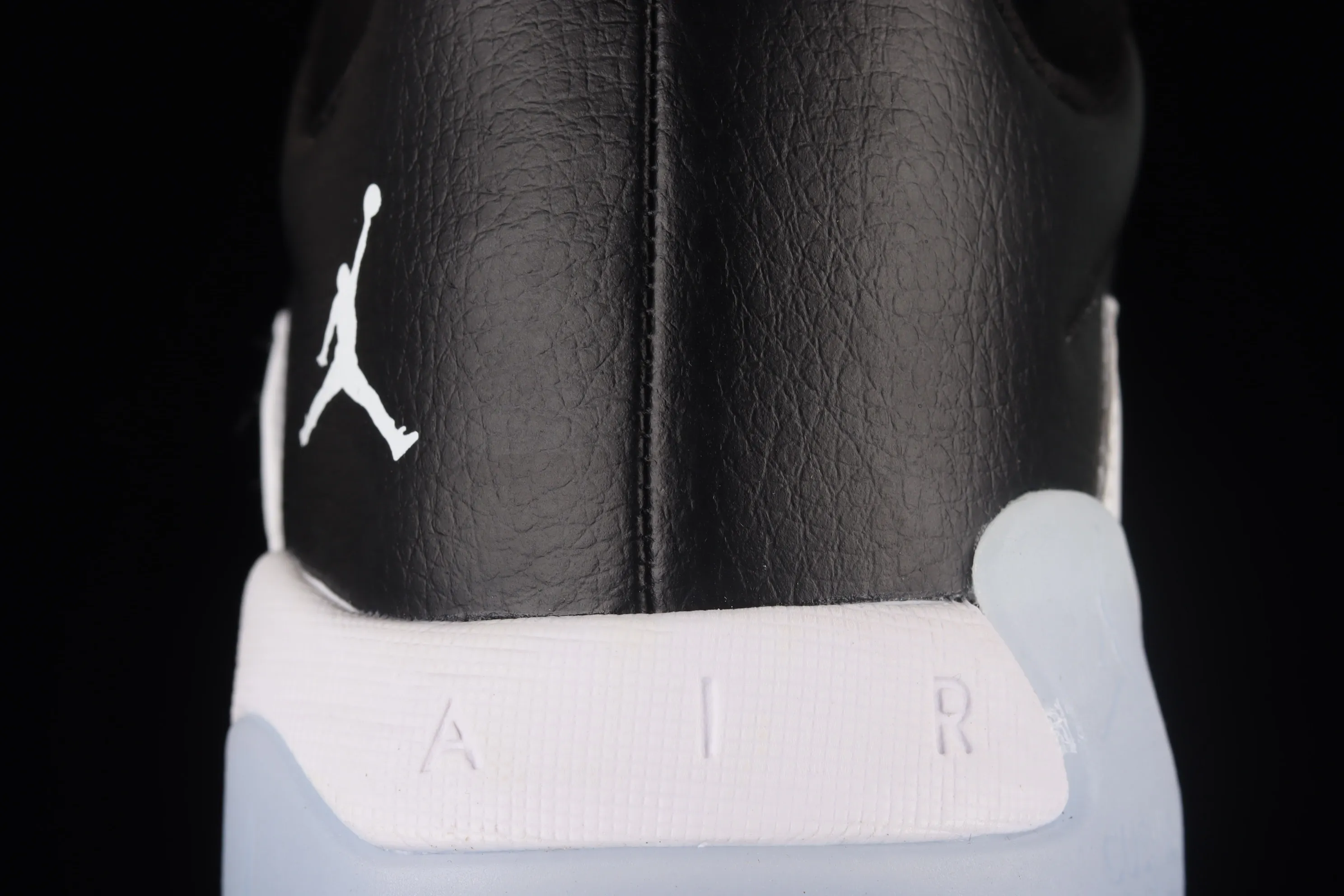 All categories Air Jordan Jordan series basketball shoes Air Jordan 11 Air Jordan 11 CMFT Low AJ11 Joe 11 South Coast low-top anti-slip shock-absorbing basketball shoes CW0784-104